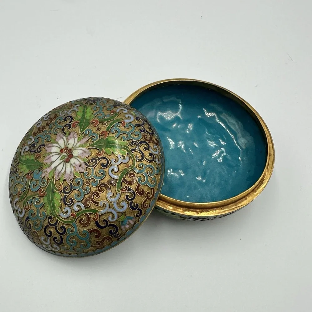 VINTAGE CLOISONNE ENAMELED TRINKET BOX CIRCULAR SHAPE FLOWER DESIGN